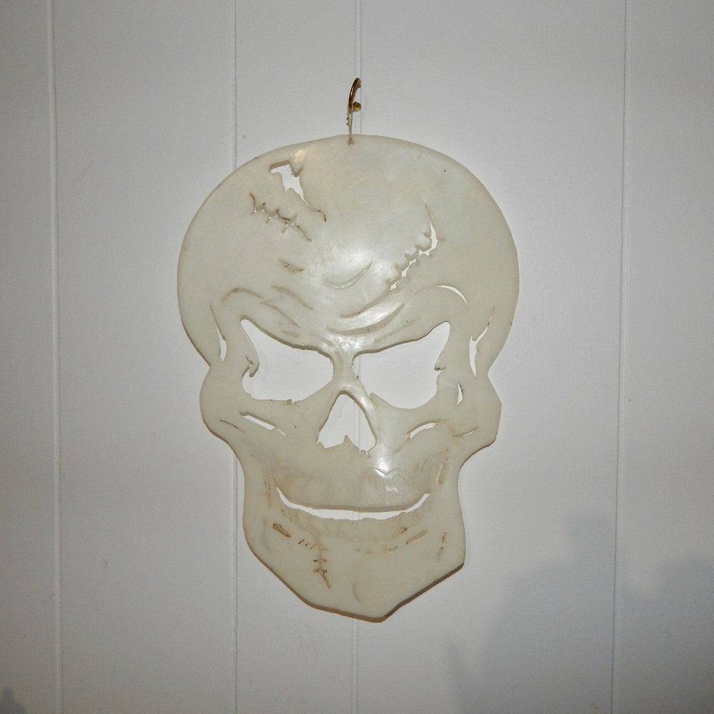 Plastic Skull (Halloween Decor)